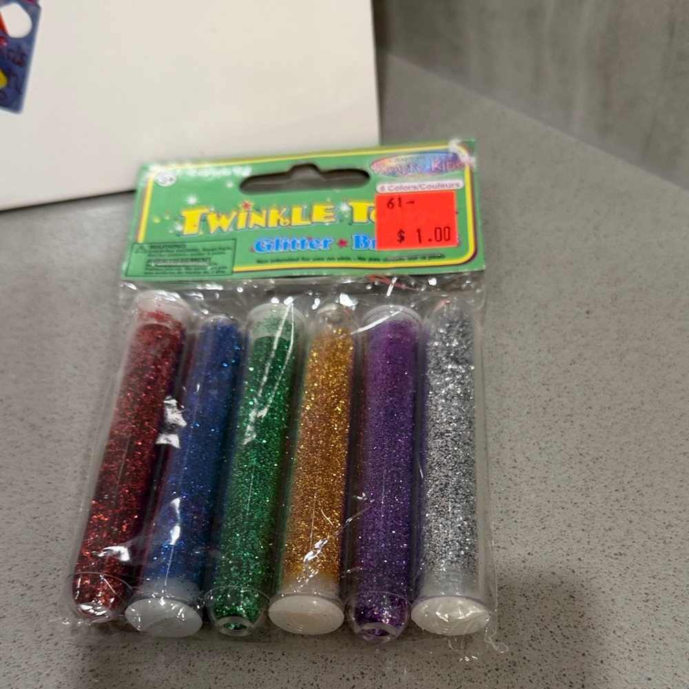 Glitter It Up! Craft Book with Glitter Pens and Tubes - Picture 4 of 4